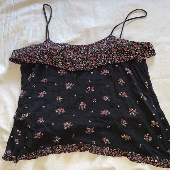 American Eagle Crop Top - Picture 2 of 3
